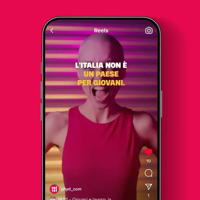 Cellulare con reel Instagram sul profilo di Phyd Milano