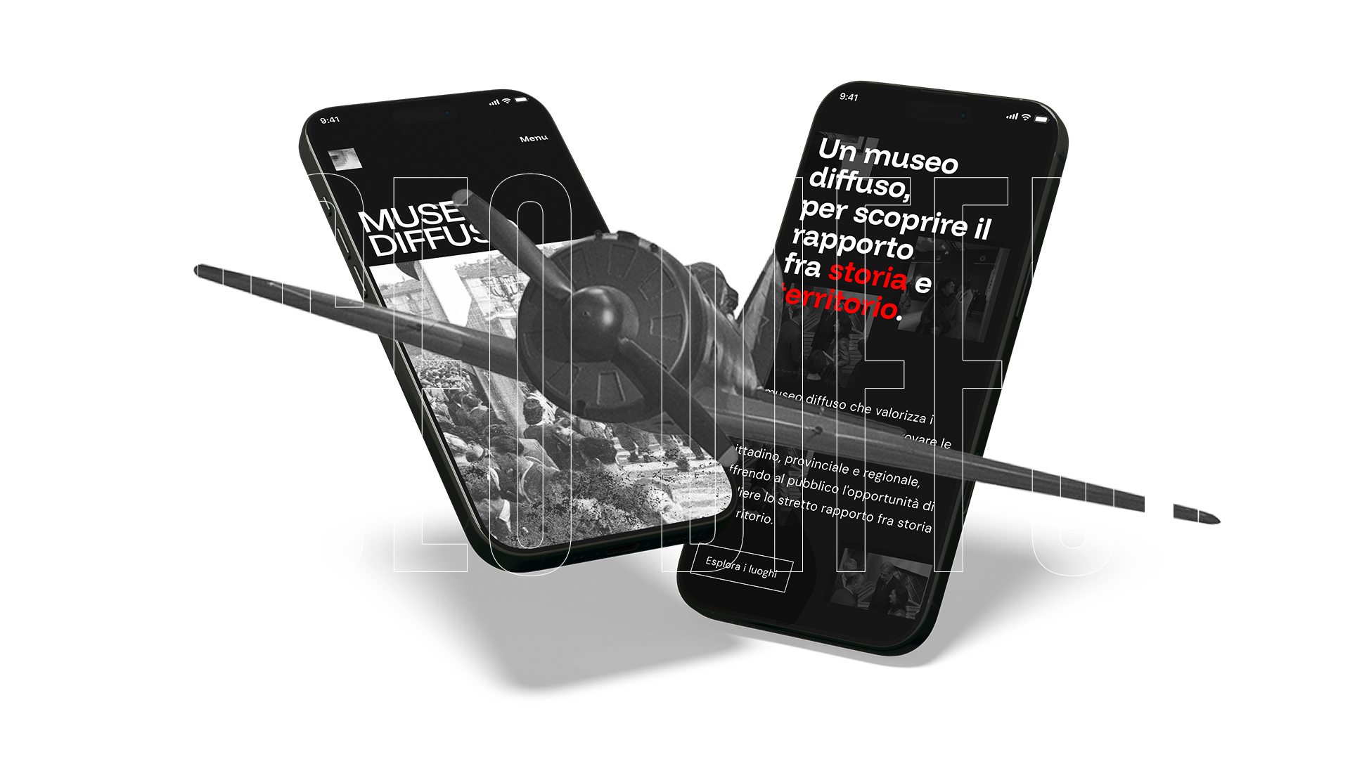 Due telefoni mostrano il nuovo sito web di Museo Diffuso, con un aeroplano nero in primo piano