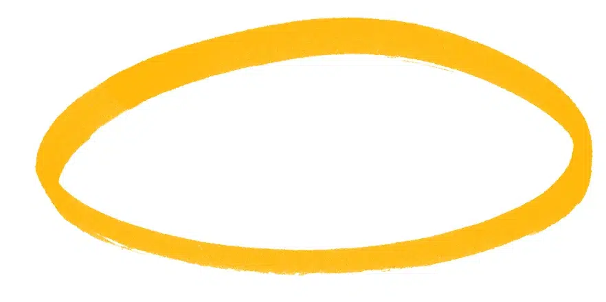 Un ovale giallo disegnato a mano su sfondo bianco.